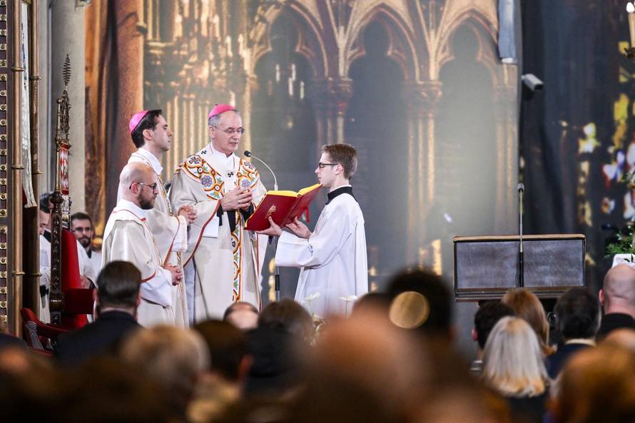Zagreb: Uskrsna sveta misa u Katedrali