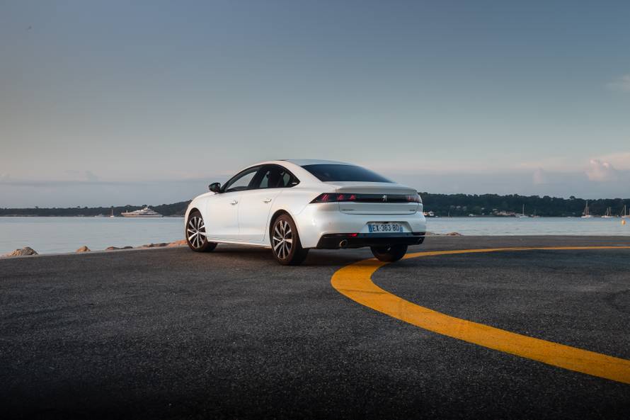 Nekad poslovnjak, a danas je Peugeot 508 atraktivan kupe