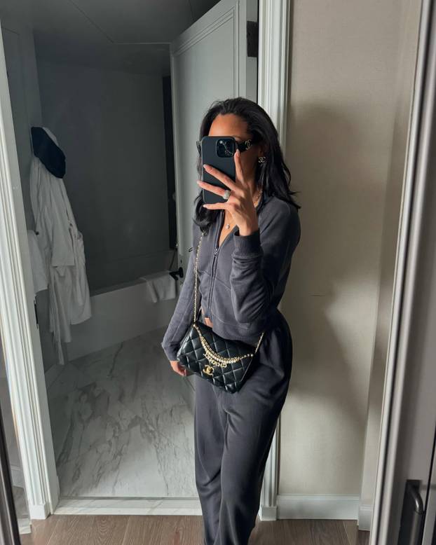 FOTO Košarkašica se skinula za Playboy, a karijera joj tone...