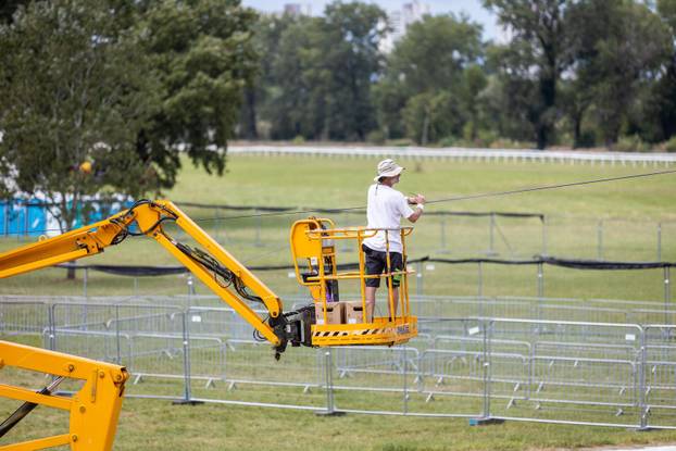 Zagreb: Pripreme za koncert Eda Sheerana na Hipodromu