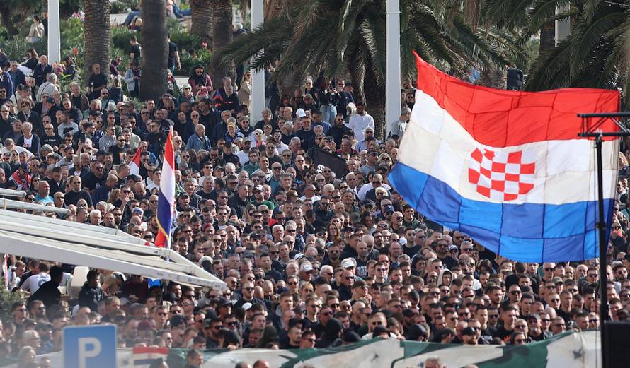 Split: Torcida na Rivi održala prosvjed