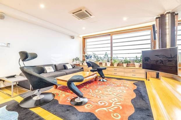 Prodaju penthouse u kojem se Lana Jurčević brčkala u jacuzziju i snimila hit! Cijena je vrtoglava