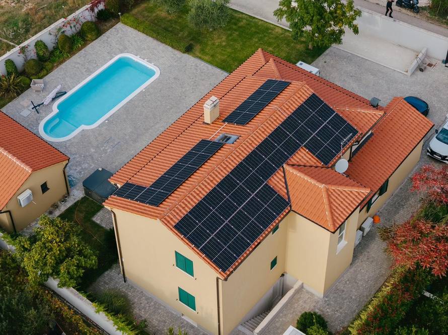 Kako do solarne elektrane bez papirologije, stresa i dodatnih troškova?