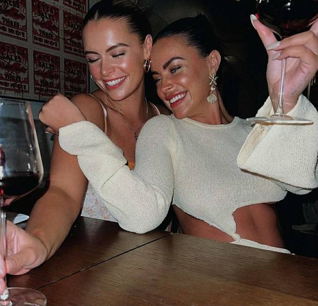 FOTO Zavirite u vruće prizore: Zanosna Australka otkrila sve, traži dečka iz inozemstva...