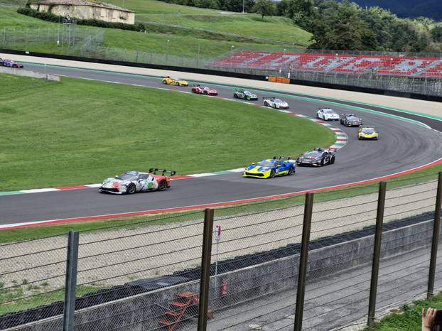 FOTO 24sata na utrci u Italiji. Pogledajte spektakl s hrvatskim vozačem za volanom Huracana