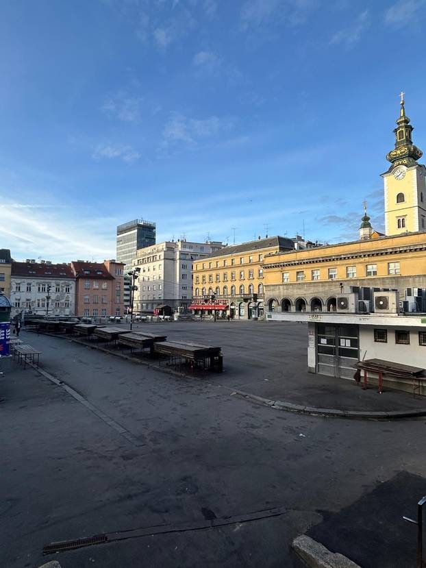 FOTO Dolac izgleda sablasno: S platoa su maknuli sve štandove