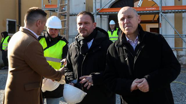 Velika Gorica: Branko Bačić obišao radove na obnovi Starog grada Lukavca