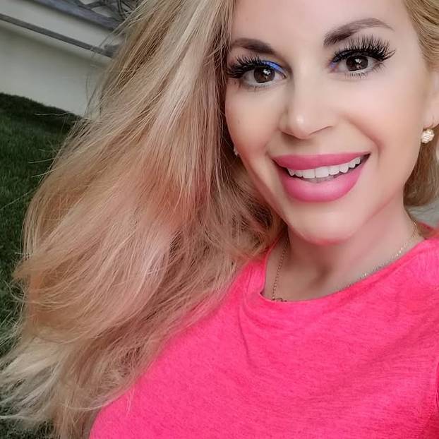 FOTO Ova mama je potrošila 85 tisuća eura da postane barbika: Evo kako je izgledala prije