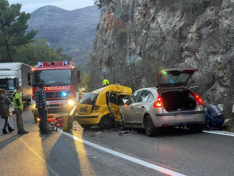 Teška prometna nesreća kod Slanog: U sudaru dva osobna automobila poginuo čovjek