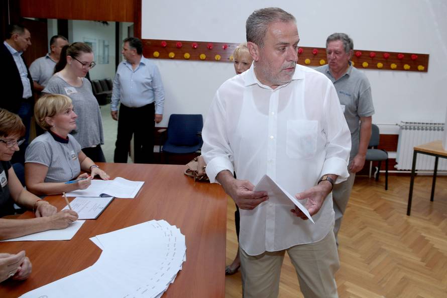 HDZ-u najviše mandata: Već danas pregovori s Mostom?