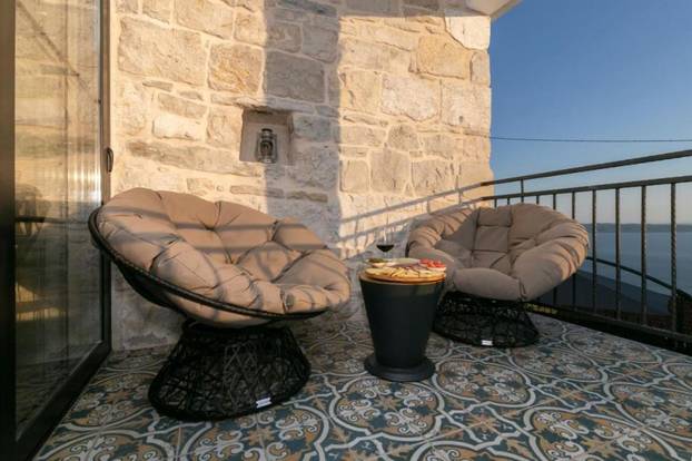 FOTO Kuća na Jadranu s 240 m² luksuza čeka novog vlasnika