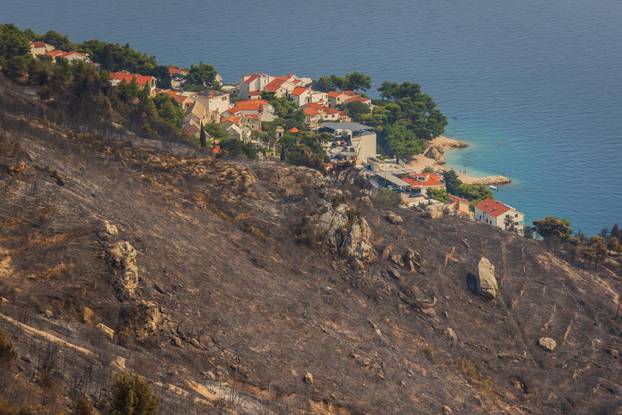 Opožareni Omiš i okolica 