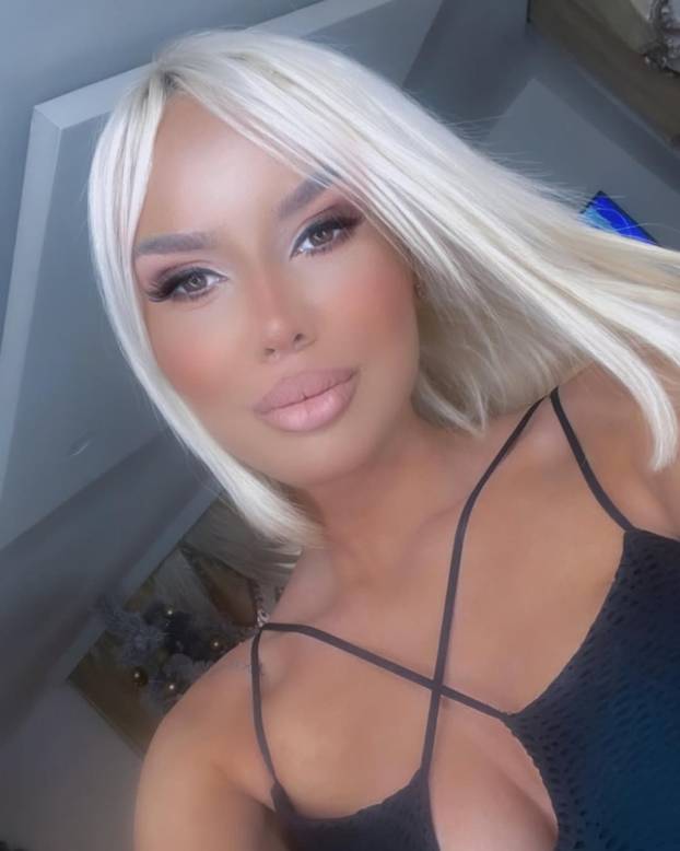 FOTO Obožava Vučića i Putina. Srpska političarka: Ružni bi da se politikom bave samo gabori!'