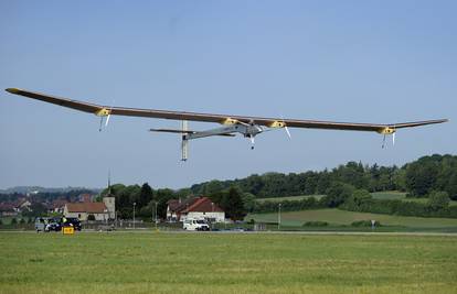 Avion na solarni pogon krenuo na svoj prvi međunarodni let 