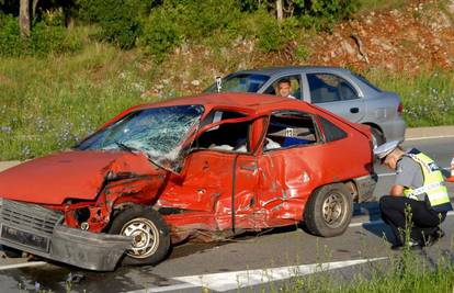 Čavle: U sudaru dvaju auta poginuo jedan od vozača