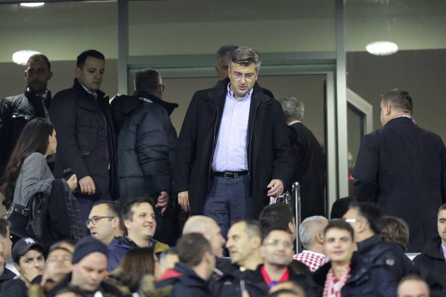 Zagreb: Politi?ka elita iz lože bodrila hrvatske reprezentativce u utakmici protiv Gr?ke