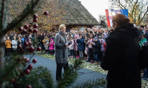 Predsjednica Grabar Kitarović otvorila Advent u vili Prekrižje