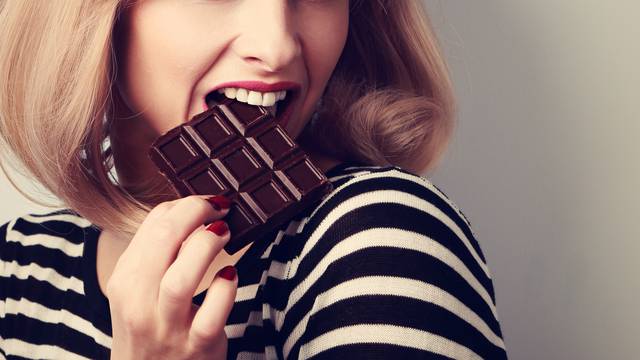 Evo zašto baš nikad ne treba držati čokoladu u hladnjaku...