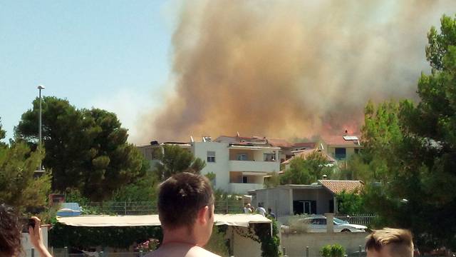 Dalmacija u  plamenu: Ljudi su plačući bježali iz svojih domova