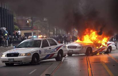 Buknulo nasilje u Torontu: Policija uhitila 400 ljudi 