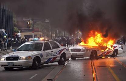 Buknulo nasilje u Torontu: Policija uhitila 400 ljudi 