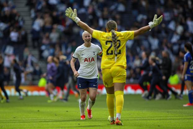 Adobe Womens FA Cup - Tottenham Hotspur v Leicester City - Tottenham Hotspur Stadium