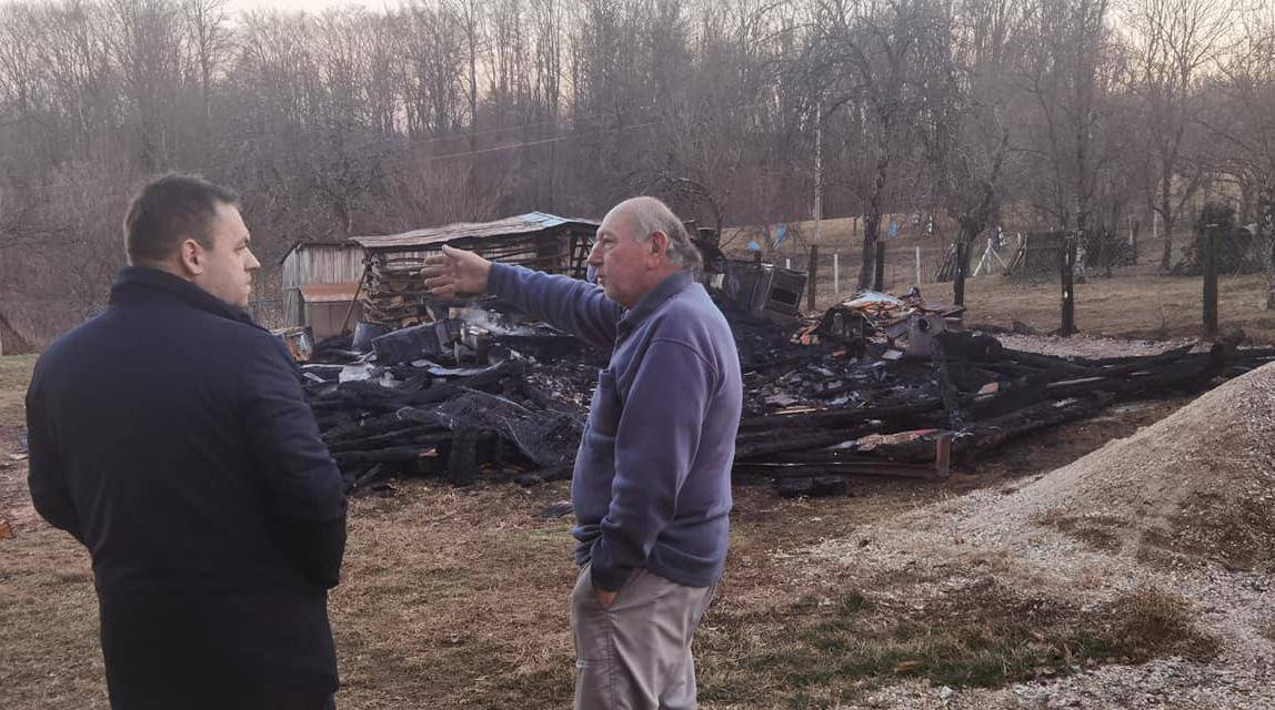 Još jedan požar na Banovini: Zvonku izgorjela drvena kuća