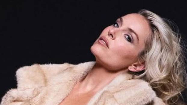 Skijaška Sharon Stone rado pozira bez gaćica i grudnjaka. Sad ide po nemogući pothvat