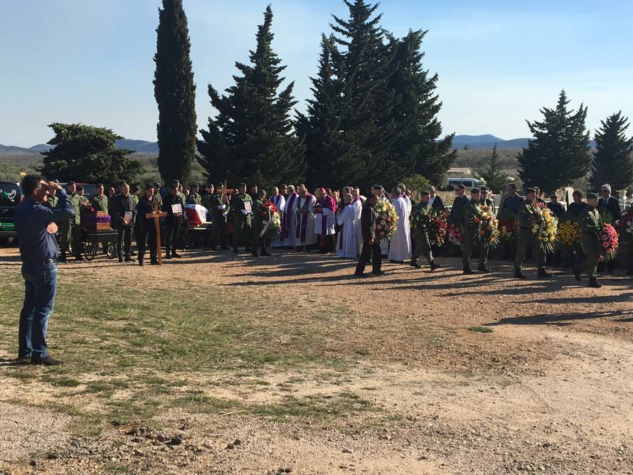 Tuga u Čistoj Velikoj: Pokopani okrutno ubijeni Marin i Silvana