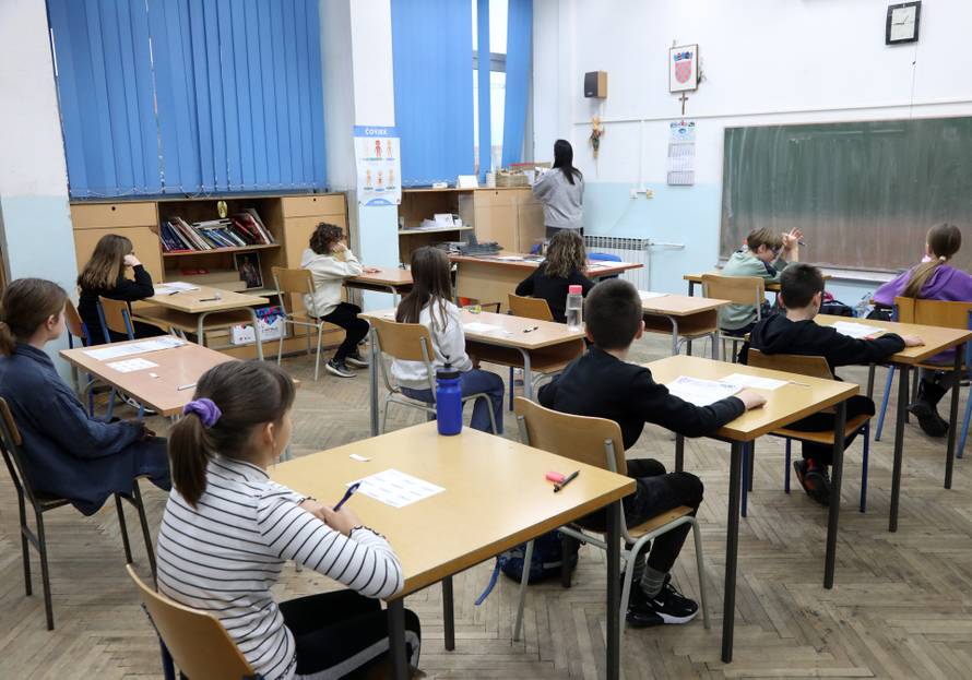 Šibenik: Započelo pisanje nacionalnog ispita iz Hrvatskog jezika za učenike četvrtog razreda