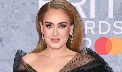 FOTO Nikad mršavija Adele vitkom linijom zabrinula fanove