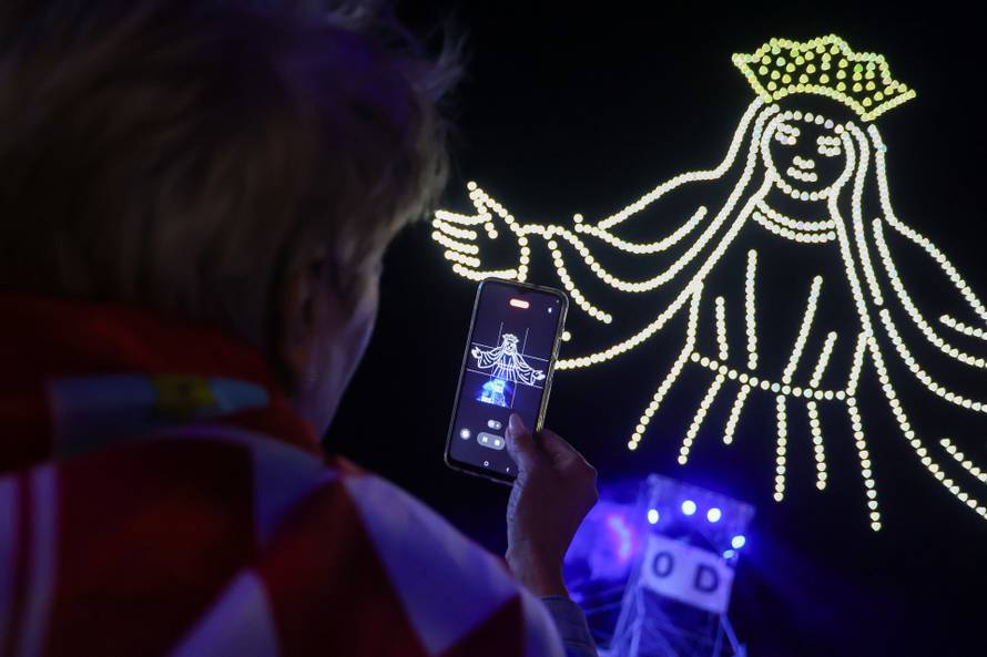 Scenografija dronovima na koncertu Marka Perkovića Thompsona