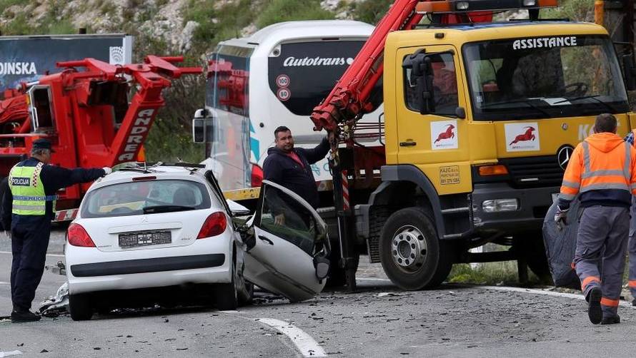 Bakarac: Jedna osoba poginula u sudaru autobusa i osobnog automobila