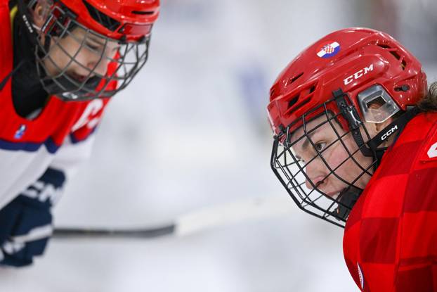 Zagreb:  Susret Hrvatske i Srbije na Svjetskom prvenstvu u hokeju za žene divizije III