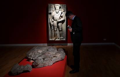 U Klovićevim dvorima je izložba 'U početku bijaše kraljevstvo'