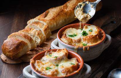 Klasična francuska juha od luka grije dušu i tijelo, a običan ručak diže na novu razinu