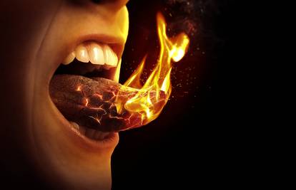 10 načina kako si pomoći ako ste opekli jezik na vruću hranu