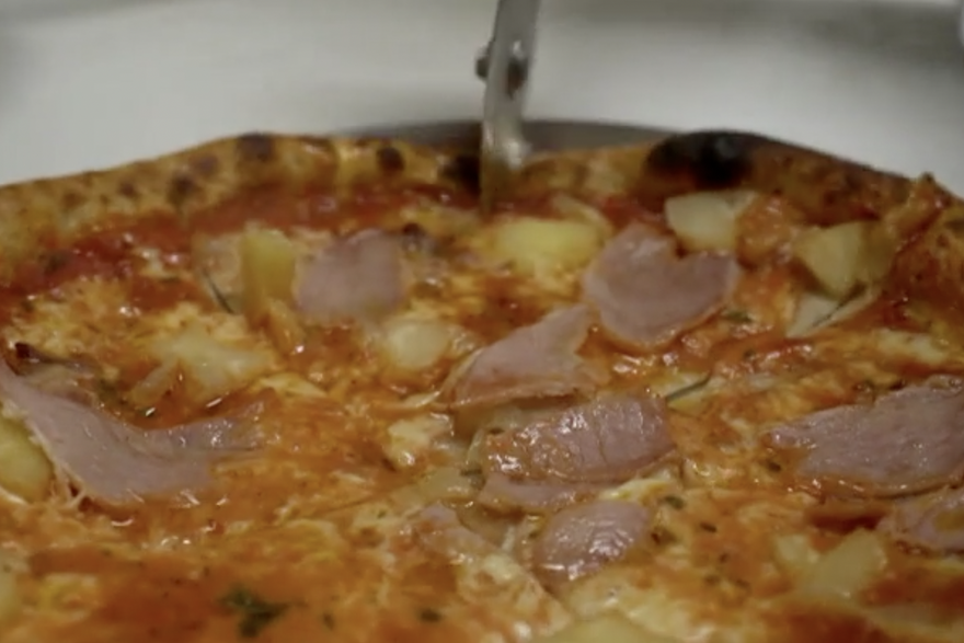 FIRST CLASS FRY – We tried the plane pineapple and mango, is it worth it to give them 12 euros?