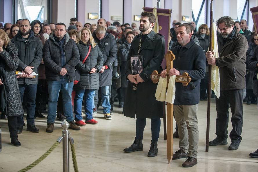 Prijatelji i obitelj neutješni na sprovodu: 'Hvala, a ne zbogom'