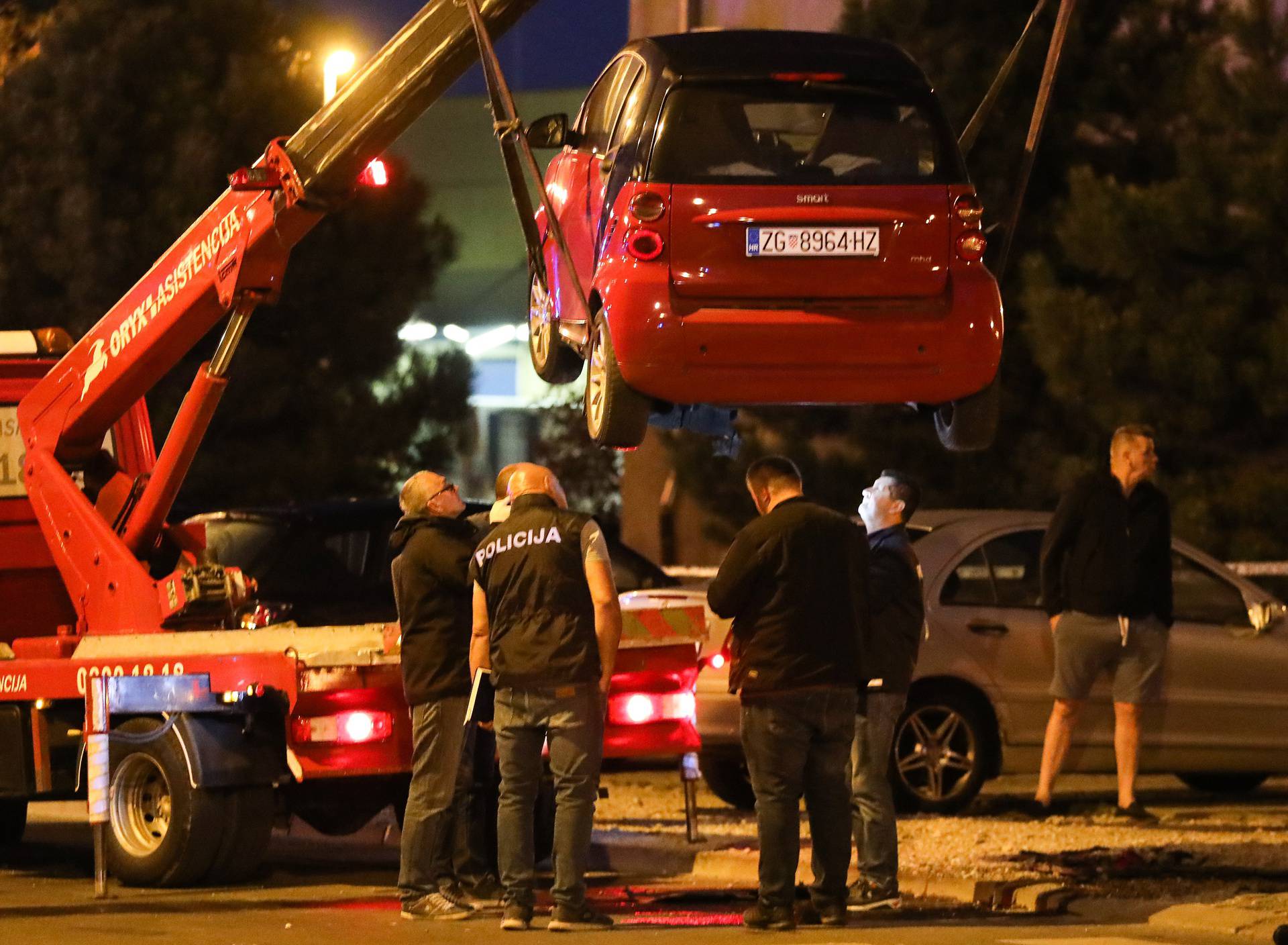 Bomba u Zagrebu: 'Eksplozija je bila baš strašna, a ovo je inače miran kvart. Sad se bojimo'