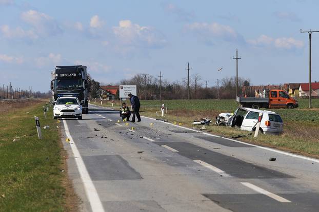 Sudar automobila kod mjesta Samatovci