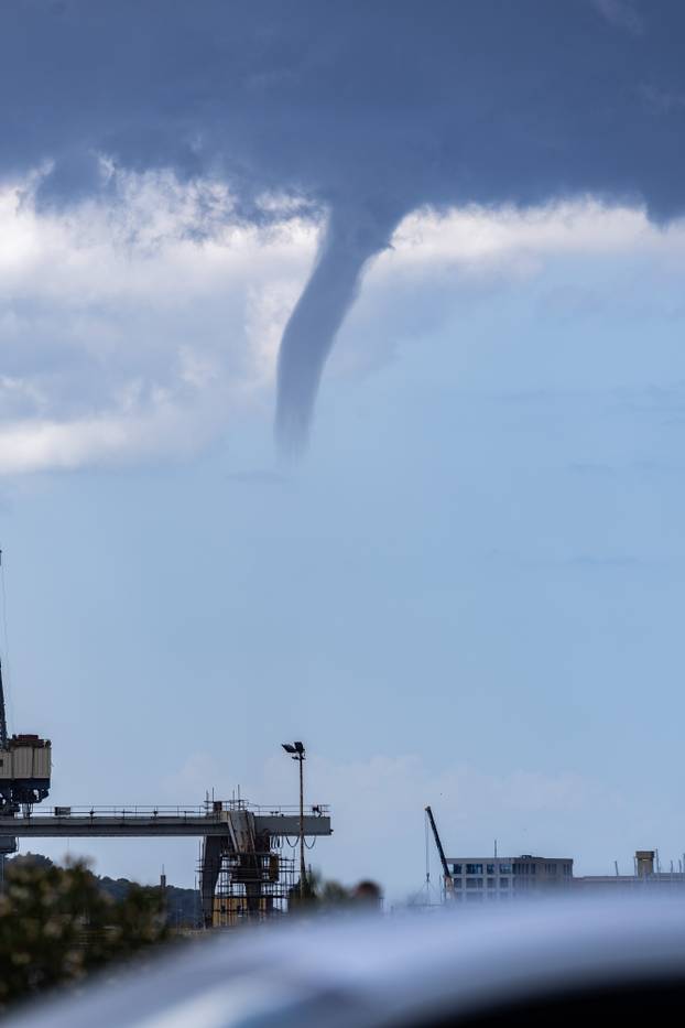 Kod Pule se formirala pijavica