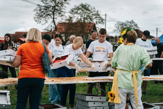 Hrvati oborili rekord: 'Imamo najdužu štrudlu na svijetu!'