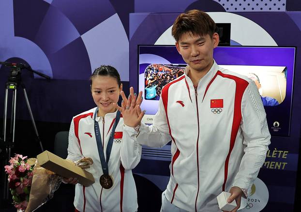 Badminton - Mixed Doubles Victory Ceremony