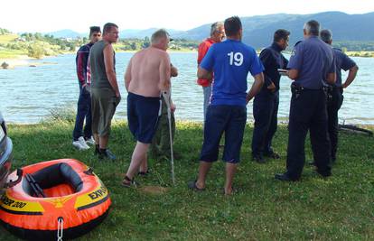 Tragedija u blizini Ogulina: U jezeru Sabljaci utopila se žena