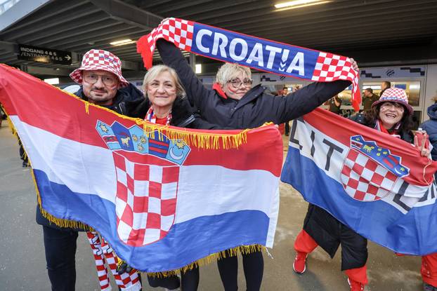 Herning: Navijači očekuju početak utakmice Hrvatska i Njemačka u polufinalu EHF Europskog prvenstva