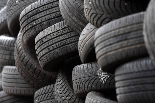 Šibenik: Automobilske gume