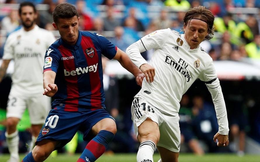 La Liga Santander - Real Madrid v Levante