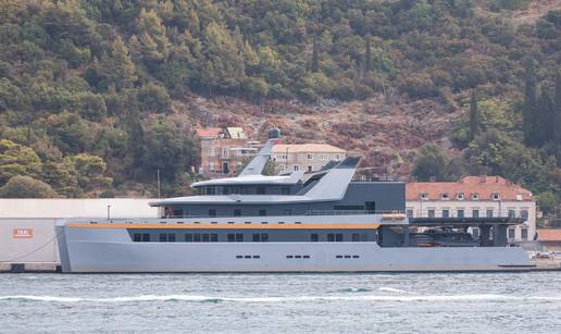 FOTO I DALJE JE TU Luksuzna jahta osniva&ccaron;a WhatsAppa usidrena je u Dubrovniku