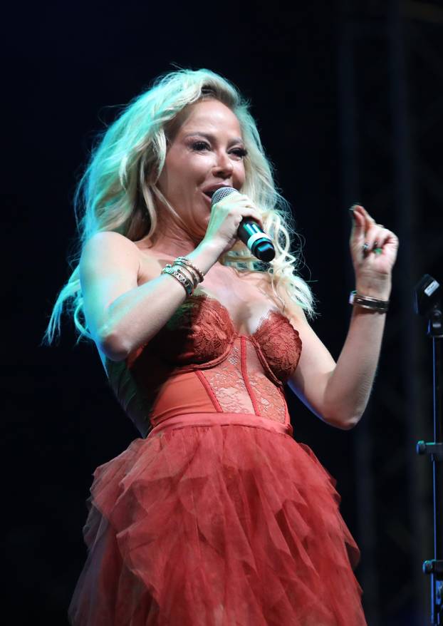 Knin: Koncertom Mate Bulića i Maje Šuput završena proslava Dana pobjede i domovinske zahvalnosti